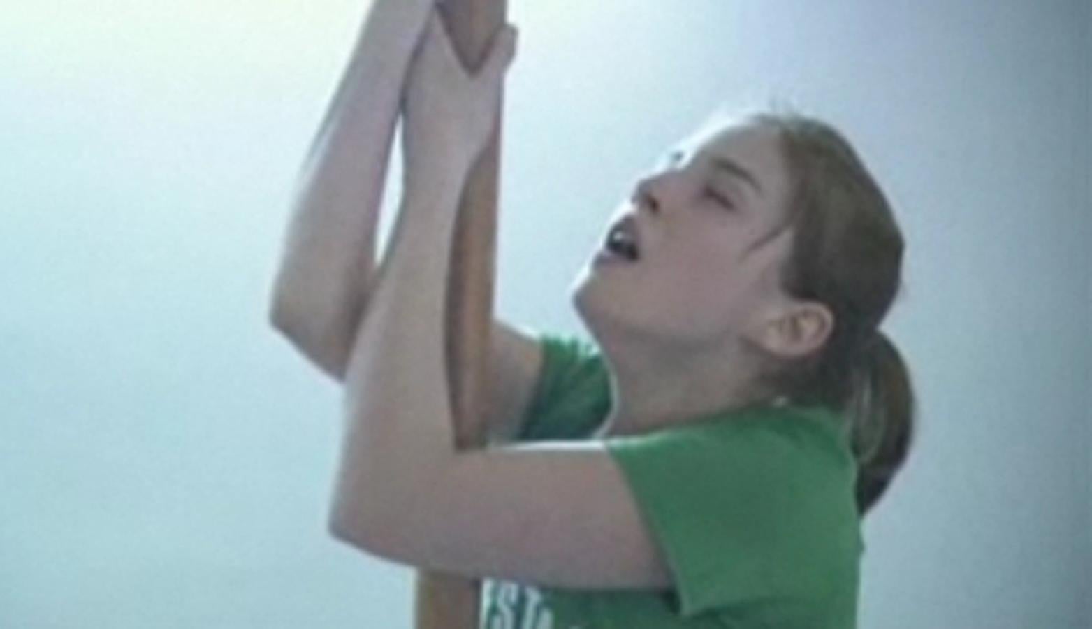 Cuenta el director que cuando vio a María Valverde supo que ella debía ser Melissa P., la protagonista de la adpatación del libro erótico Los cien golpes que estaba preparando. Basta con ver la escena de la masturbación en el gimnasio para saber que no se equivocó.