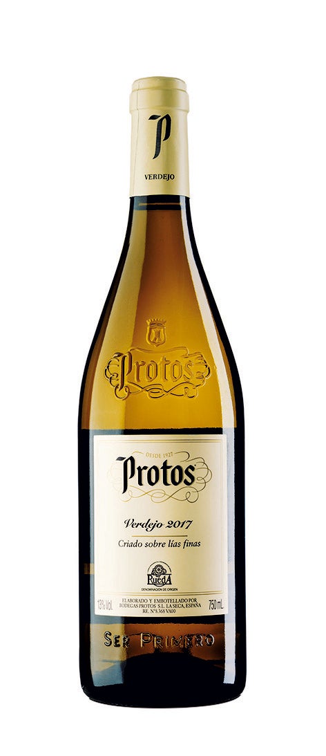 Este blanco está elaborado con verdejo seleccionado sobre lías finas. Lo más destacable es su potencia aromática, que encandila a la nariz. Protos (7€)