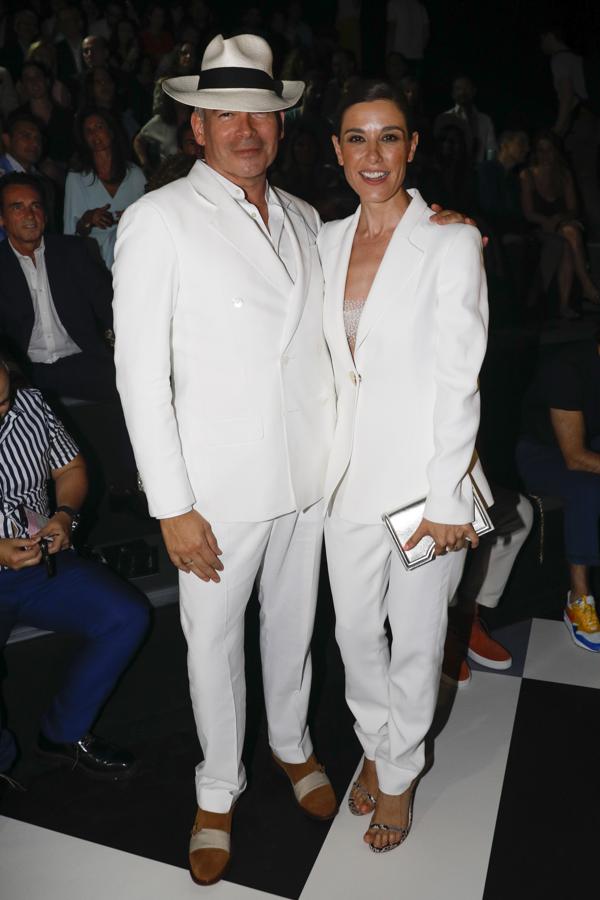 Boris Izaguirre y Raquel Sánchez Silva en el desfile de Pedro del Hierro en MBFWM