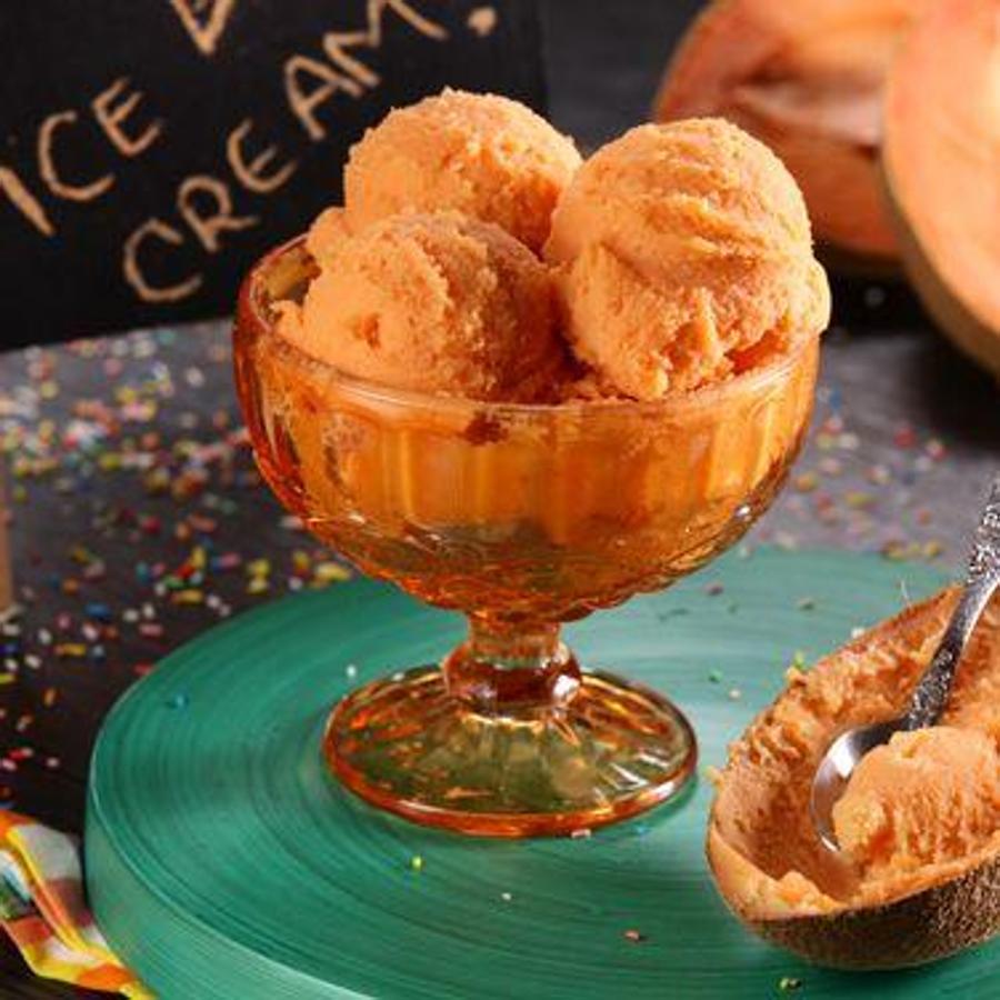 Tan exótico que con solo verlo te apetece probarlo. El helado de mamey sin duda es uno de los más originales y deliciosos de este verano.