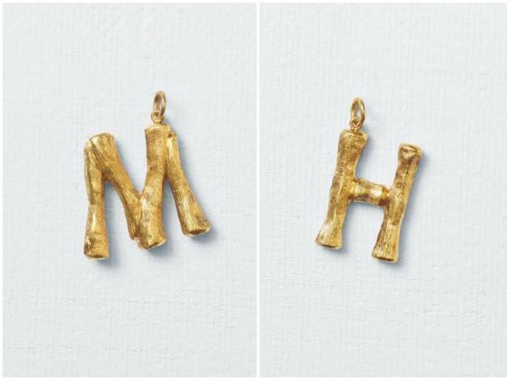 Fotos: Este es el colgante de la incial que llevan todas las influencers... y que está casi agotado