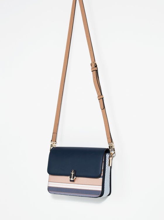 Bandolera en varios colores de Parfois: 23,99 euros.