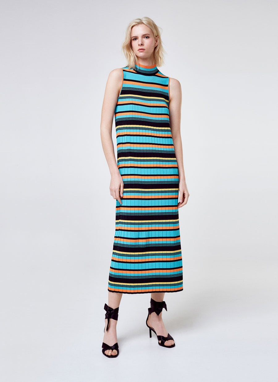 Vestido de canalé plisado de Uterqüe: 59,95 euros.