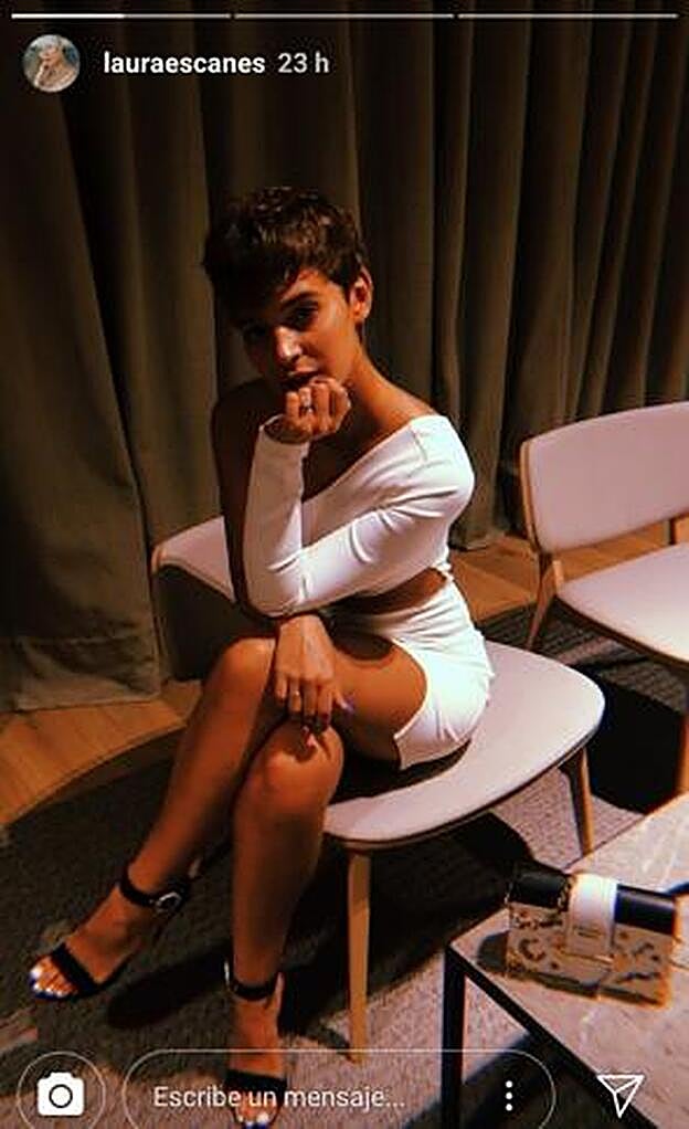 Laura Escanes compartió su 'look' en varios de sus 'stories' de Instagram.