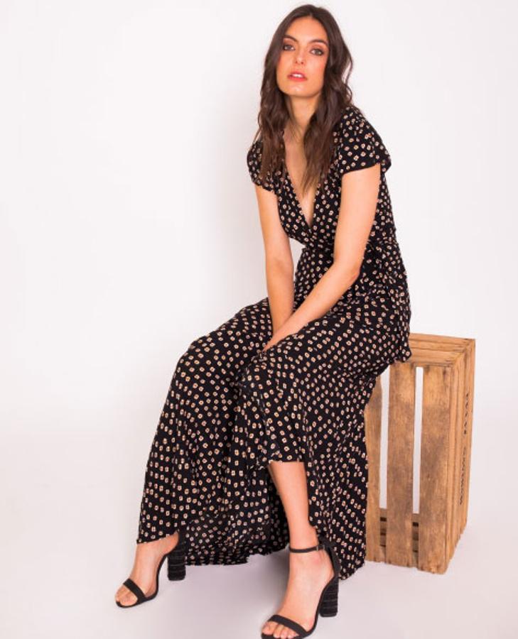 Vestido beachscape en color negro con estampado floral de 'Amuse Society', 55 euros.