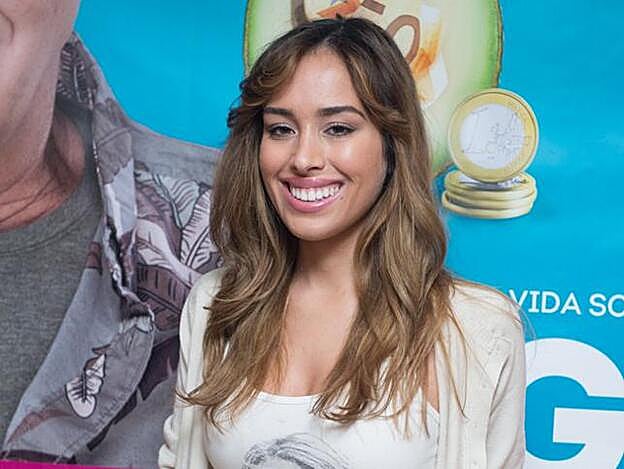 El cantante mantiene una relación con Grecia Castta.