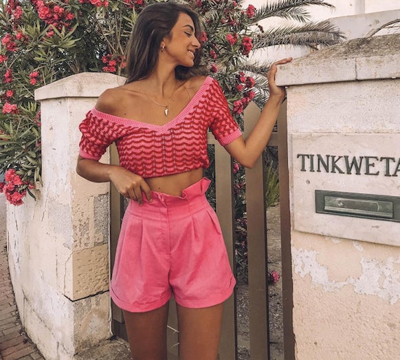 La influencer María José Lozano con shorts de Storets.