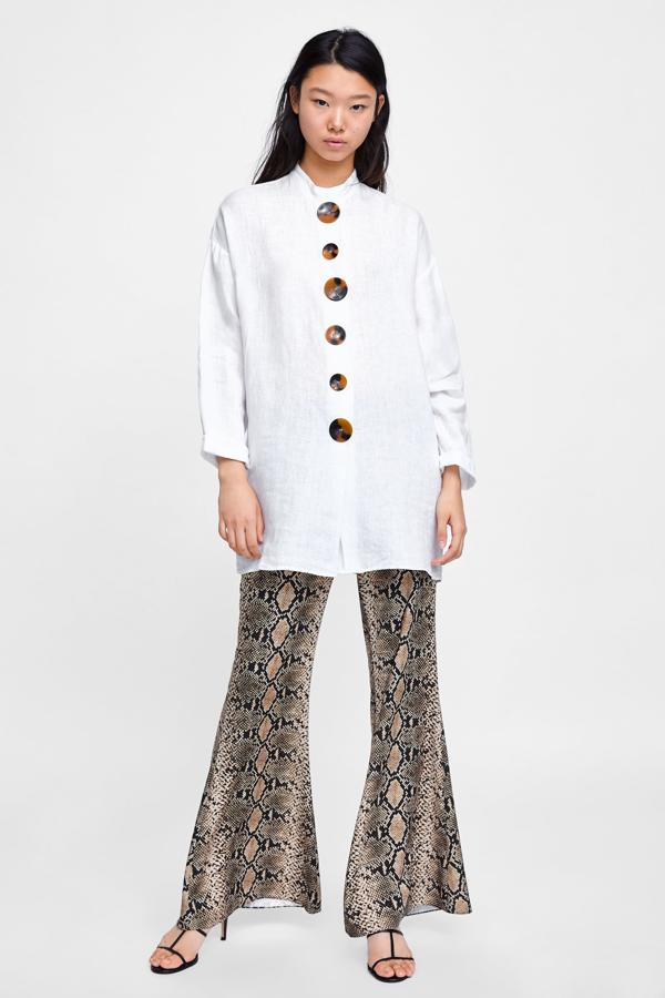 Esta es en tejido de lino, de la nueva colección, y cuesta 15,99 euros. La tienes  aquí .