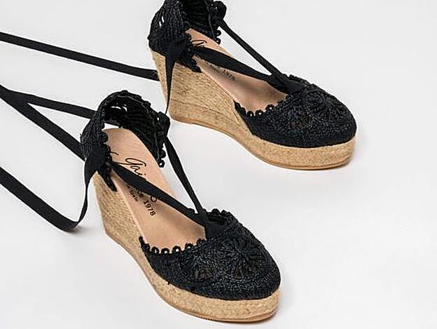 Las sandalias de Gaimo quelució la reina Letizia durante su visita al Real Club Náutico de Palma de Mallorca