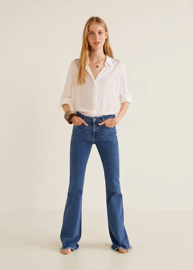 Jeans flare, 29,99 euros.