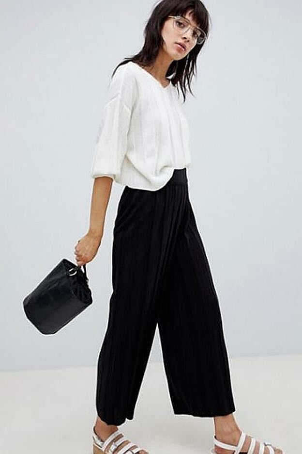 Falda pantalón con canalé ancho, 35,99 euros.