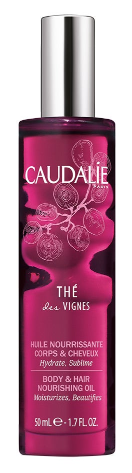 9. Aceite multiusos. Nutrición es la palabra clave. En rostro, cuerpo, cabello, pies, uñas... Cloro, sol y agua salada son sus enemigos declarados. Pero un aceite con activos regeneradores, como The des Vignes de Caudalie, se encarga de mantenerla bajo control. Thé des Vignes Aceite Nutritivo Cuerpo & Cabello de Caudalie (18,50 €)