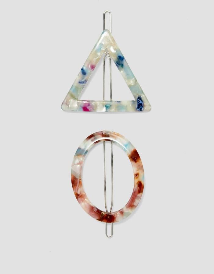 Set de dos clips imitación carey, 5,99 euros.