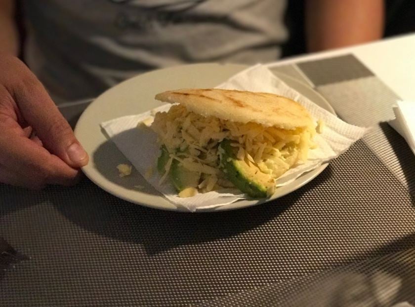 Alma Llanera (Calle Barco 27, Madrid): Lo mejor de Alma Llanera es que vas a comer arepas y terminas queriendo probar todos los platos típicos venezolanos que hay en su carta. Como mismo dicen ellos, es el 'auténtico sabor venezolano'.