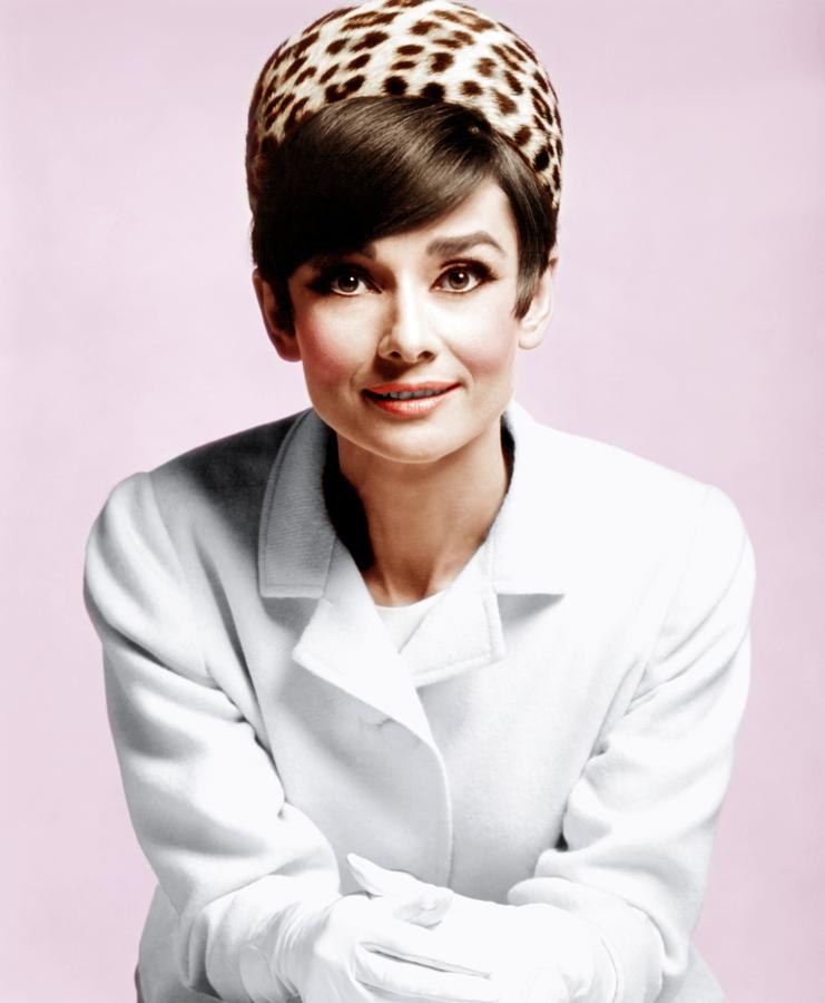 Audry Hepburn fue una actriz británica. Reconocida como icono de la moda y el cine durante la época dorada de Hollywood.