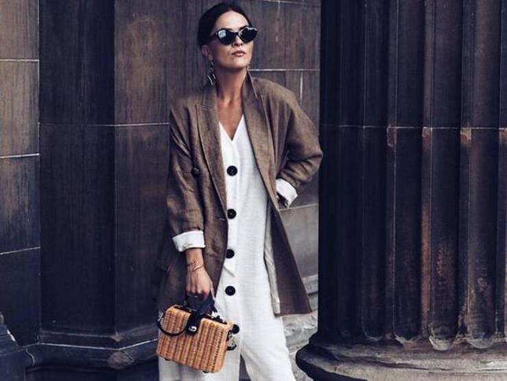 Fotos: Trucos de estilo para seguir usando tus vestidos de verano en la oficina