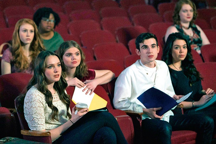 Jason Katims, el mismo creador, ha regresado para orquestar esta ficción sobre un profesor en horas bajas que intenta redimirse dirigiendo un musical con sus alumnos. Ha sido cancelada, pero tiene sus (lacrimógenos) momentos.