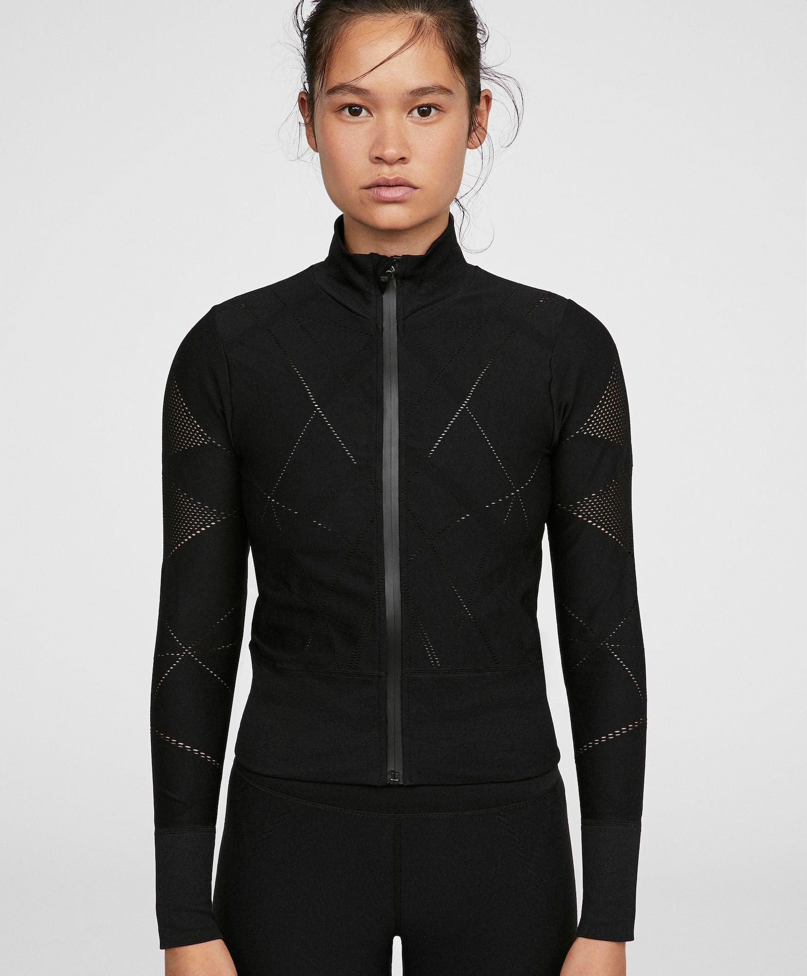 Chaqueta seamless de Oysho: 29,99 euros.