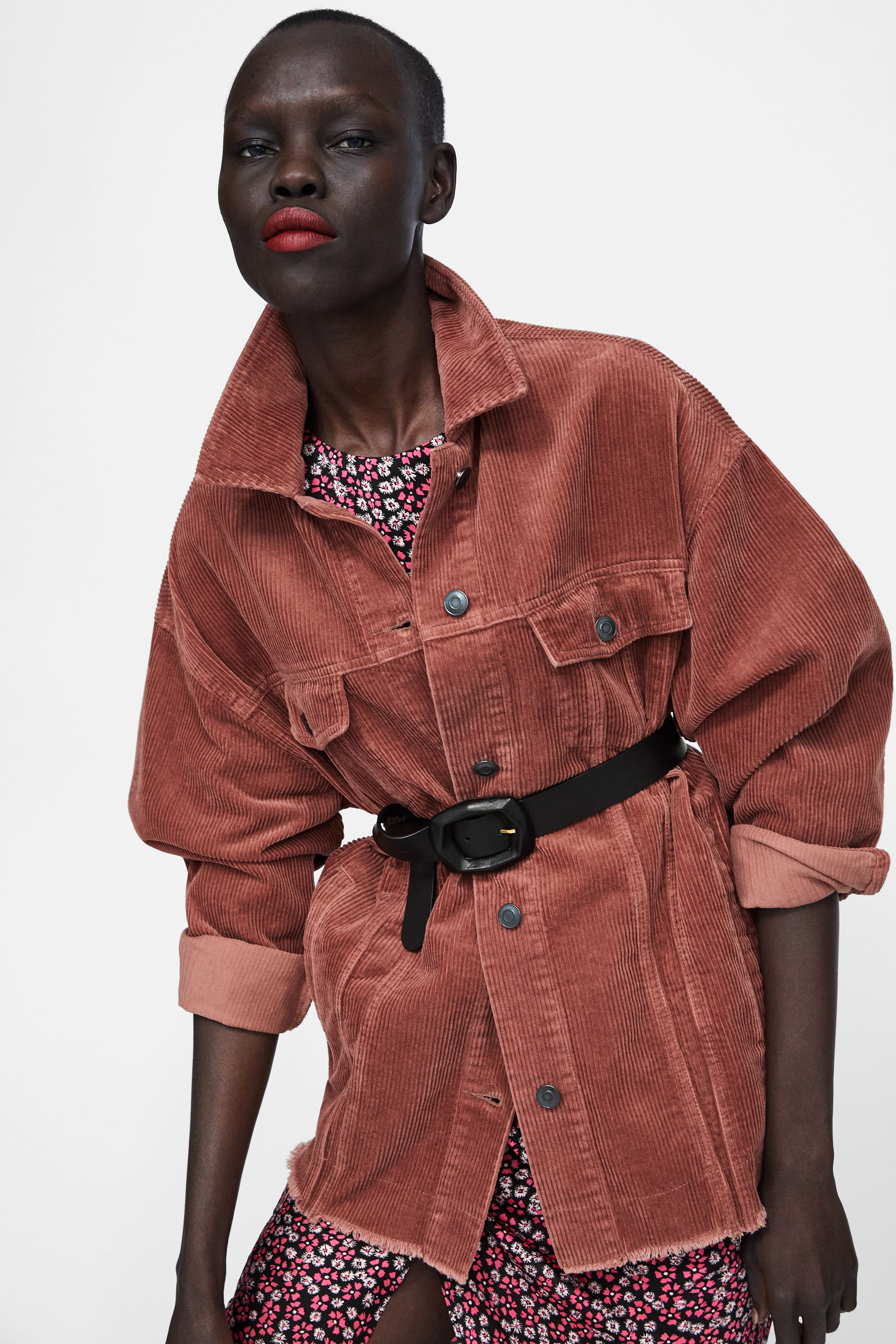 Cazadora de pana de Zara: 29,95 euros.