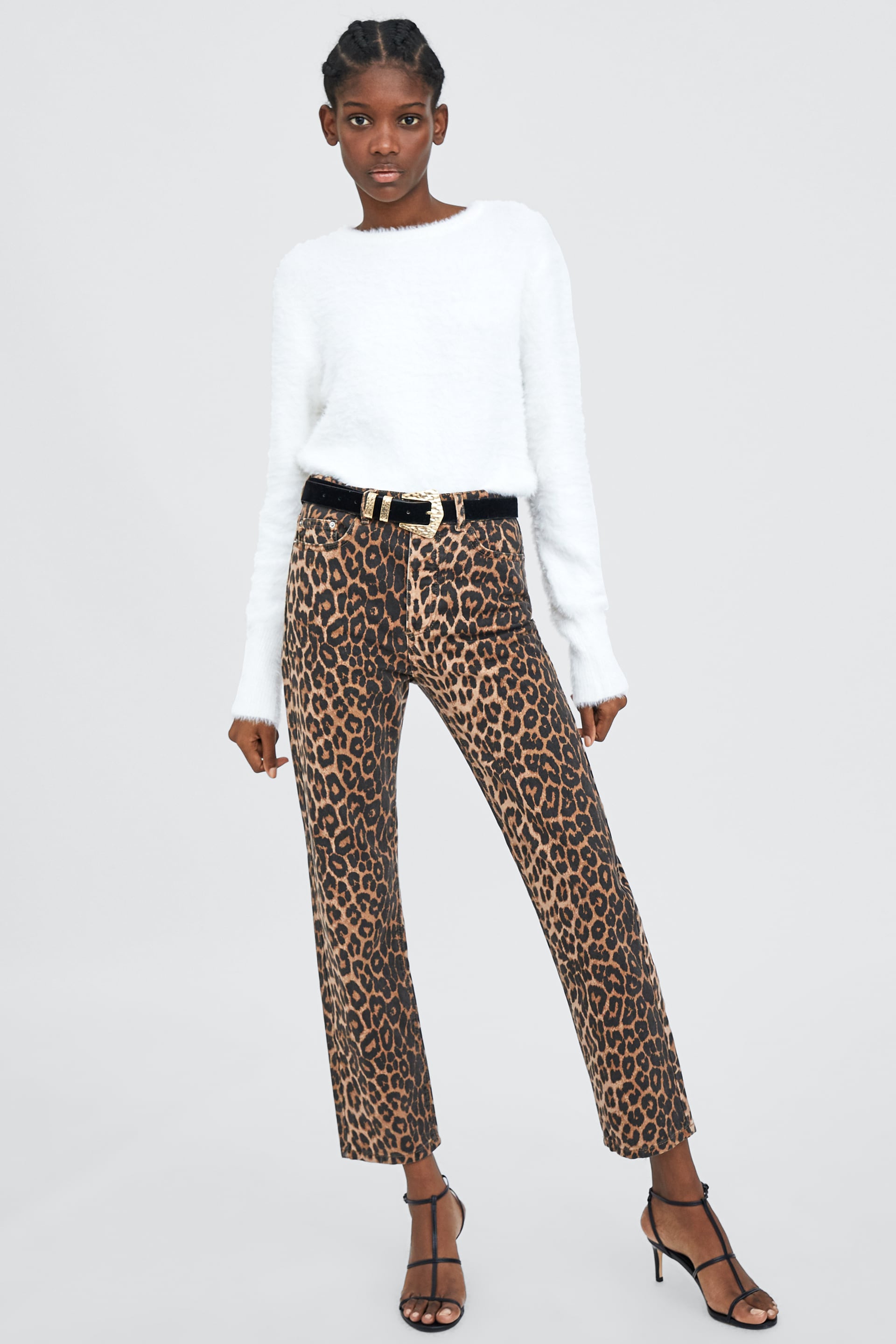 Jeans de leopardo de Zara: 29,95 euros.
