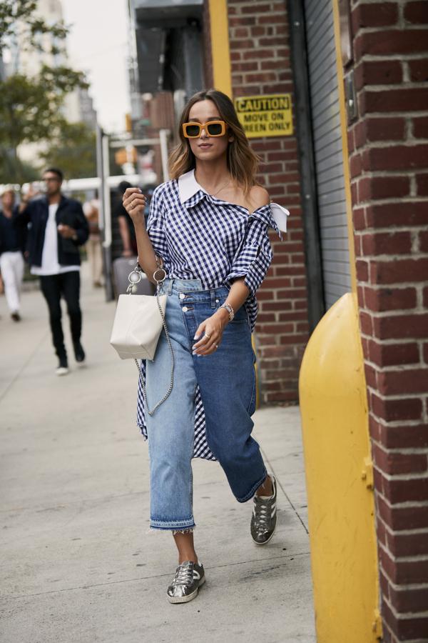 Las prendas desestructuradas funcionan a las mil maravillas para convertir un look básico en uno súper original y lleno de estilo.