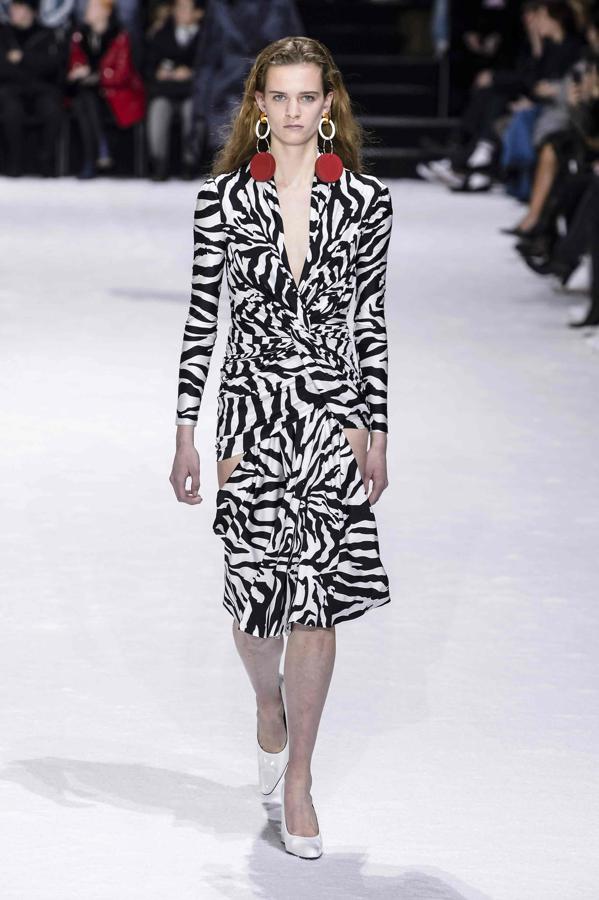 "Animal print": Balenciaga.
