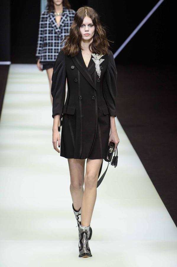 Americana vestido: Emporio Armani.