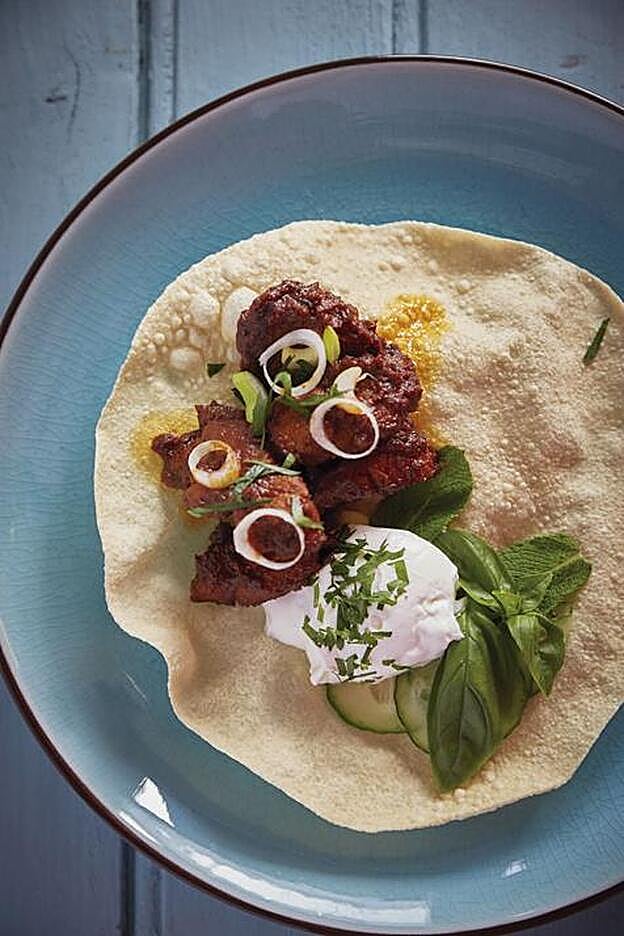 Prueba a hacer nuestro pollo asado estilo tandoori.