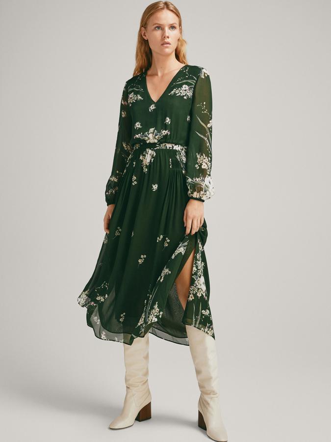 De gasa floreado, como ya le hemos visto llevar alguno a la Reina (99,95 euros).