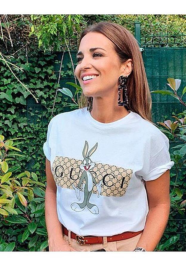 La actriz con su camiseta diseñada por Alejandra Montaner.
