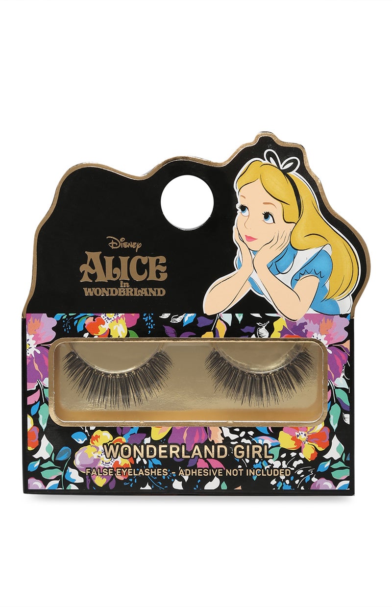 Pestañas postizas de 'Alicia en el País de las Maravillas': Si quieres lucir las  pestañas XL como las de Paula Echevarría puedes seguir su truco  pero también recurrir a este pack de pestañas postizas inspiradas en Alicia.