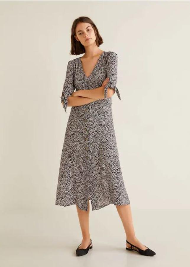 Vestido estampado largo midi de Mango: 25,99 euros.