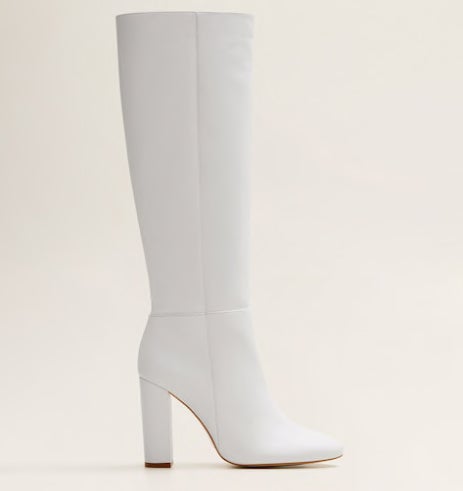 Bota alta de piel de Mango: 129,99 euros.