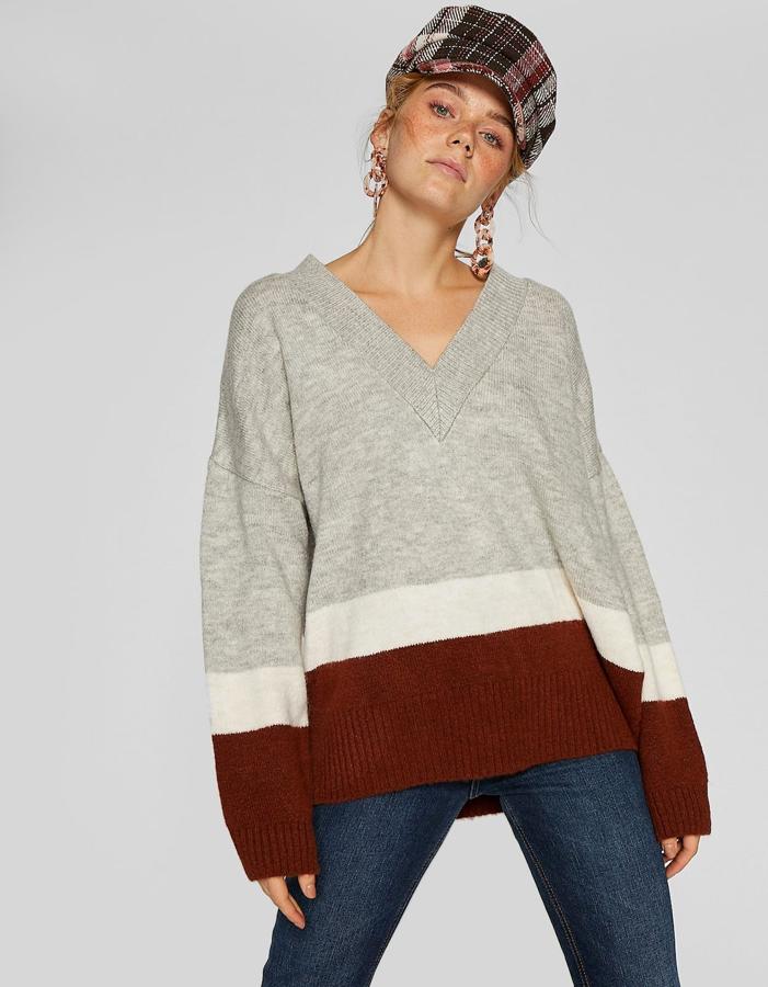 Un jersey que recuerda a aquellos que llevaban las jugadoras de tenis de principio del siglo pasado (Stradivarius, 25,99 euros).