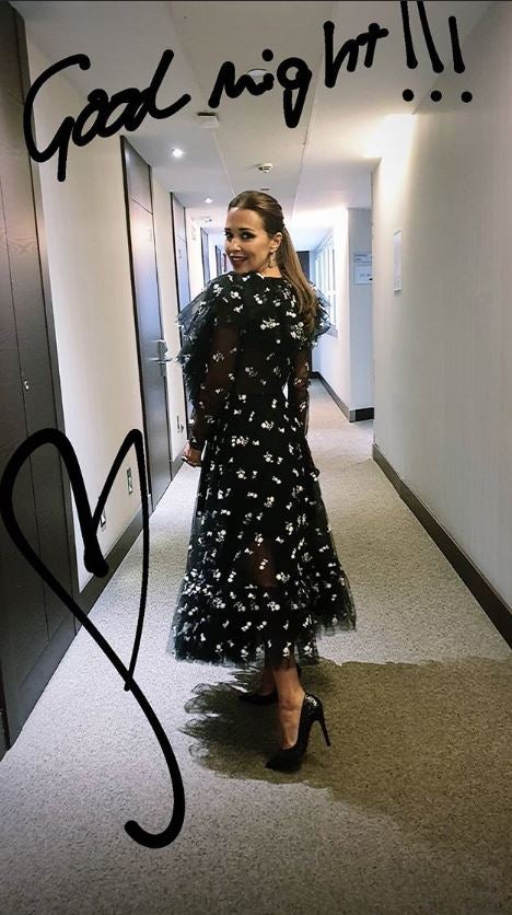 Paula Echevarría apostó por  este maravilloso vestido de Jorge Vázquez  para asistir al estreno de 'Ola de crímenes' en Bilbao.