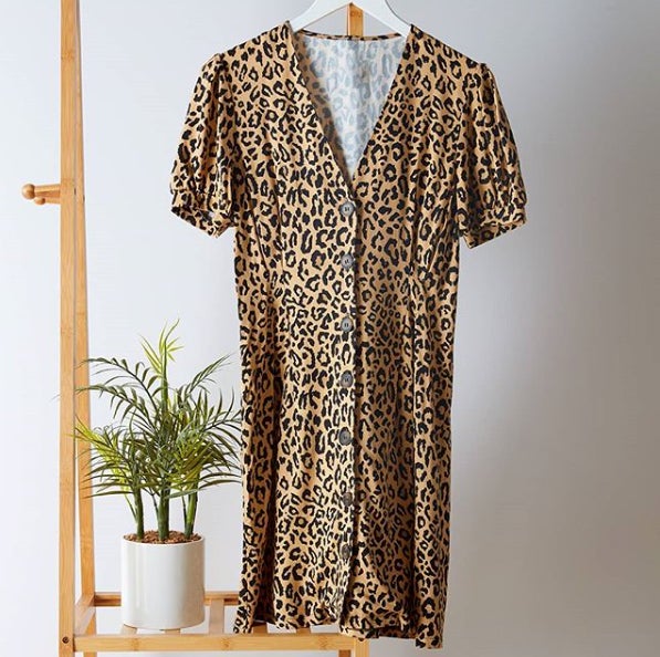 Si todas las firmas de moda han caído en el 'animal pint', Primark no iba a ser la excepción... Está disponible por 18 euros.