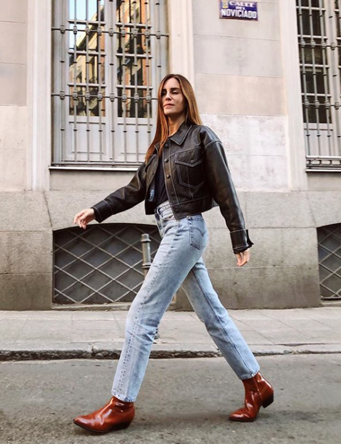 No nos cansamos de decirlo: el invento de las rebajas a media temporada son el sueño de las buscadoras de gangas. Nos vienen fenomenal a las que tenemos un presupuesto ajustado y altas ambiciones de moda. Y si son las de Mango, mejor que mejor: aunque las colecciones son más pequeñas que las de Zara, el diseño de las prendas suele tener una intención bastante más elevada en lo que a las tendencias se refiere. Acuden a la tendencia de una manera mucho más radical.