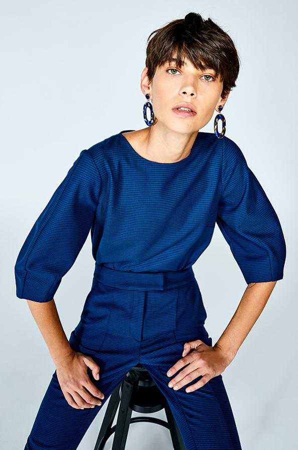 Cuerpo con estampado de pata de gallo en azul, 29,99 euros.