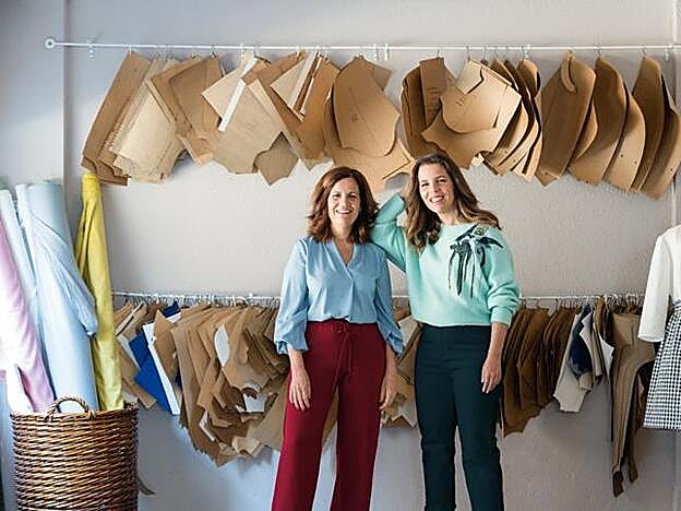 Paloma Cabanas y Marta Ussía son madre e hija. Socias de Marta Ussía, ropa infantil por encargo.
