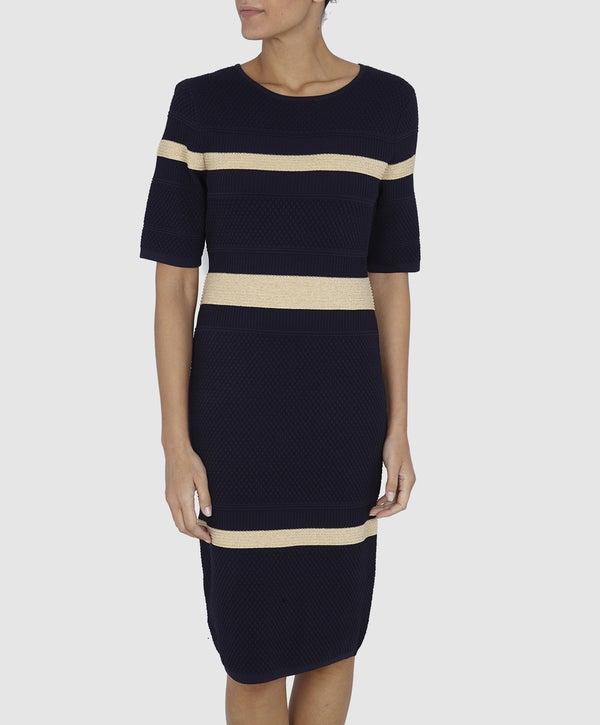 Vestido de punto con media manga de Roberto Verino: 220 a 109 euros.