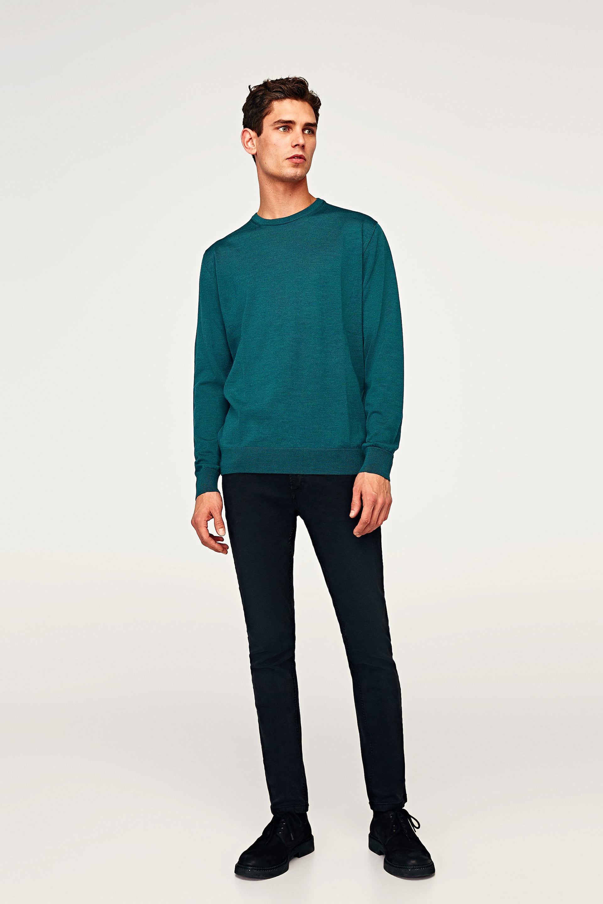 Jersey fino de lana de Zara: 29,95 euros.