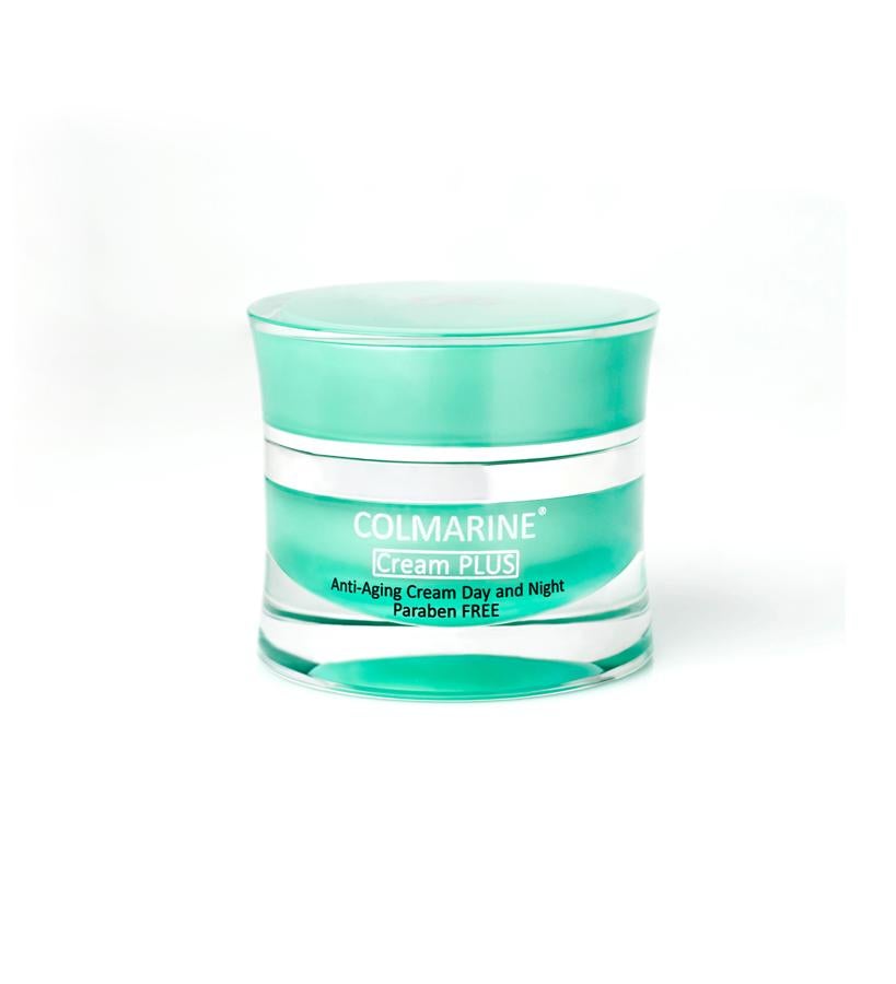 Enriquecida emolientes y suavizantes como la manteca de Karité y el escualeno, también incluye activos antienvejecimiento como el colágeno marino y el ácido hialurónico. Además, está reforzada con células madre de manzana, que aseguran la vitalidad celular y mejoran su capacidad de renovación y reparación.  Cream Plus de Colmarine Cosmetics  (79 €).