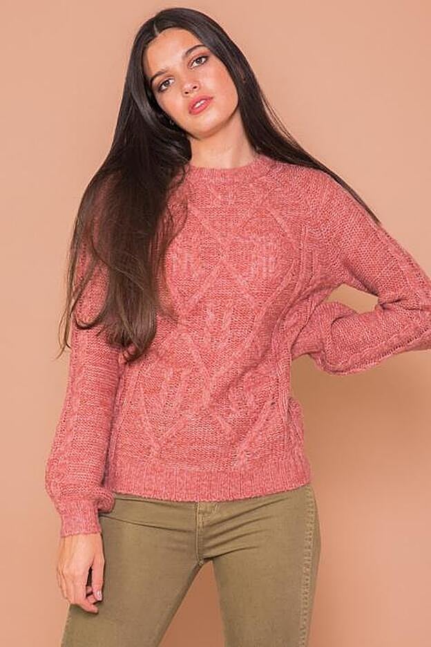 El jersey de Slowlove de Sara Carbonero cuesta 44.99 euros.