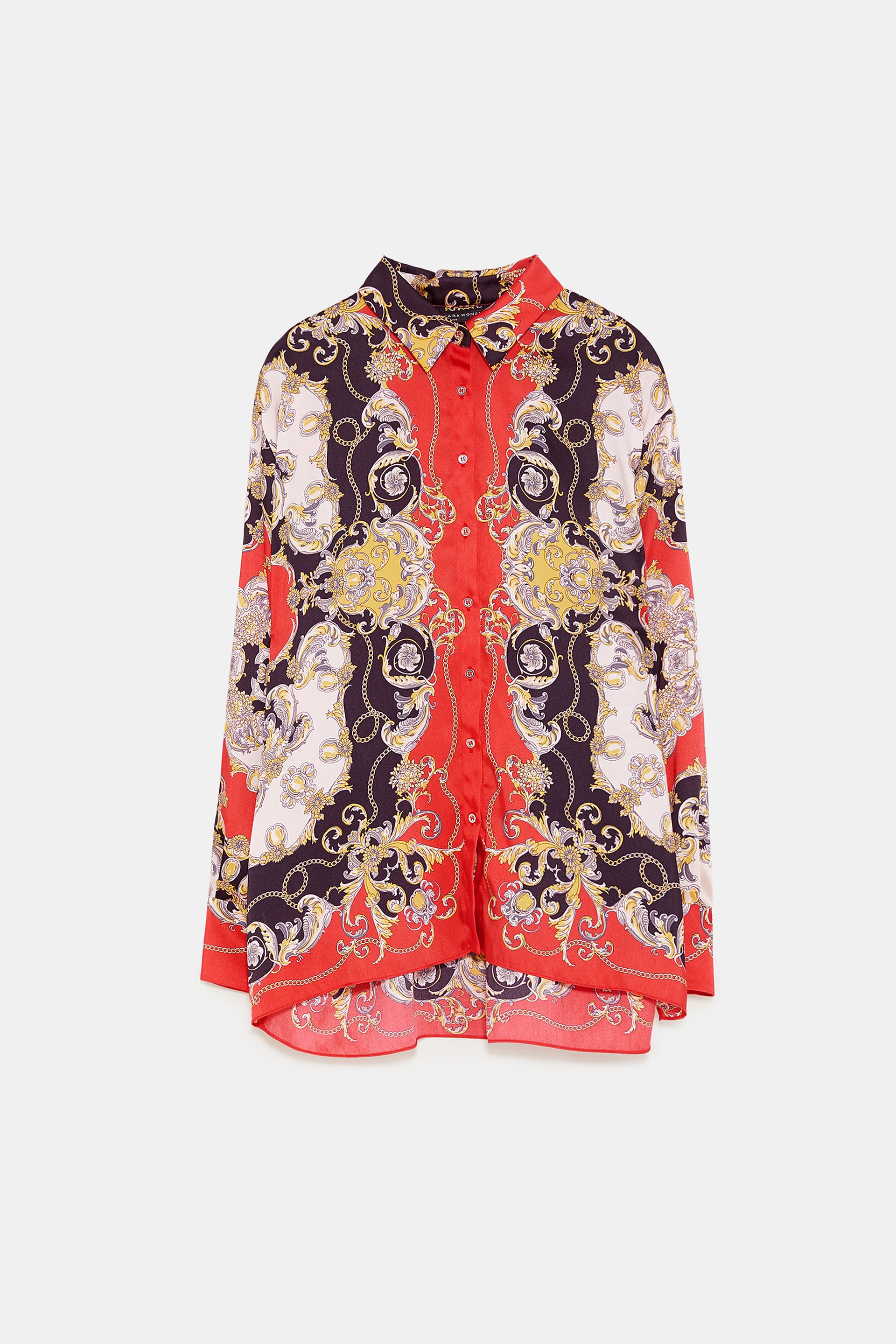 Camisa fluida estampada con puño y cuello de Zara: 39,95 euros.