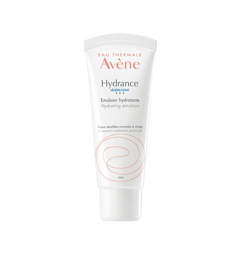 Su textura ligera, no grasa, deja la piel al momento de la aplicación. Aporta suavidad, flexibilidad y luminosisdad. Además, contiene agua termal de Avène, que calma la piel.  Hydrance Emulsión de Avène  (22,68 €).