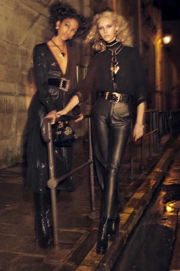 El negro siempre será el rey de la noche, y la nueva colección otoño-invierno de Zara lo vuelve a demostrar. Y sí, su mejor aliado es el brillo del oro...Precios: vestido, 59.95 euros; camisa, 59.95 euros y pantalón, 149 euros.