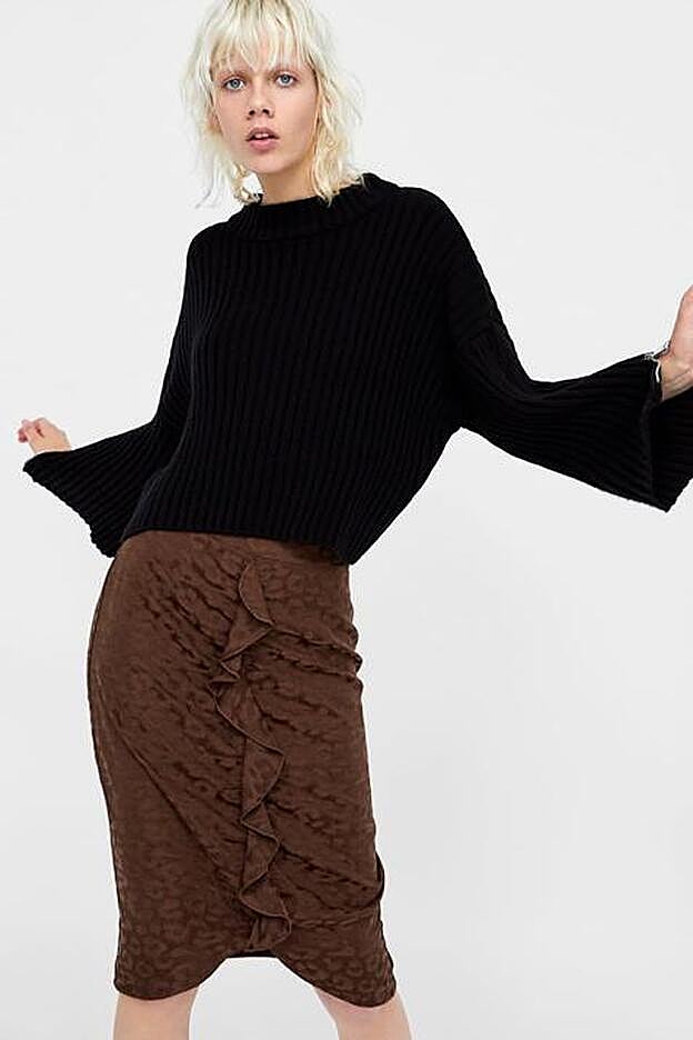 Esta falda de Zara es la forma más discreta de apuntarse al estampado de leopardo.
