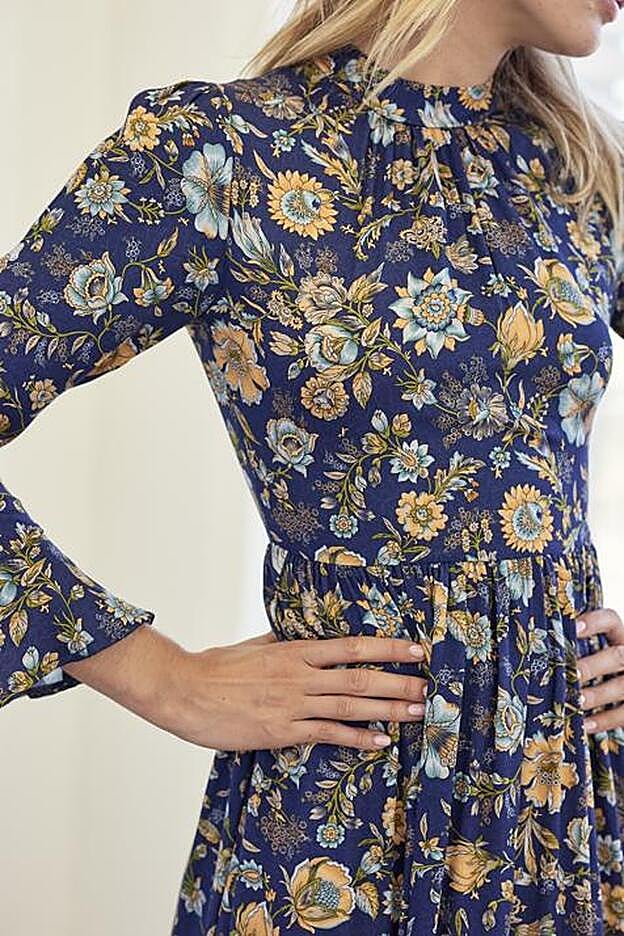 Este es el Molly Floral Dress de Lovely Pepa Collection.