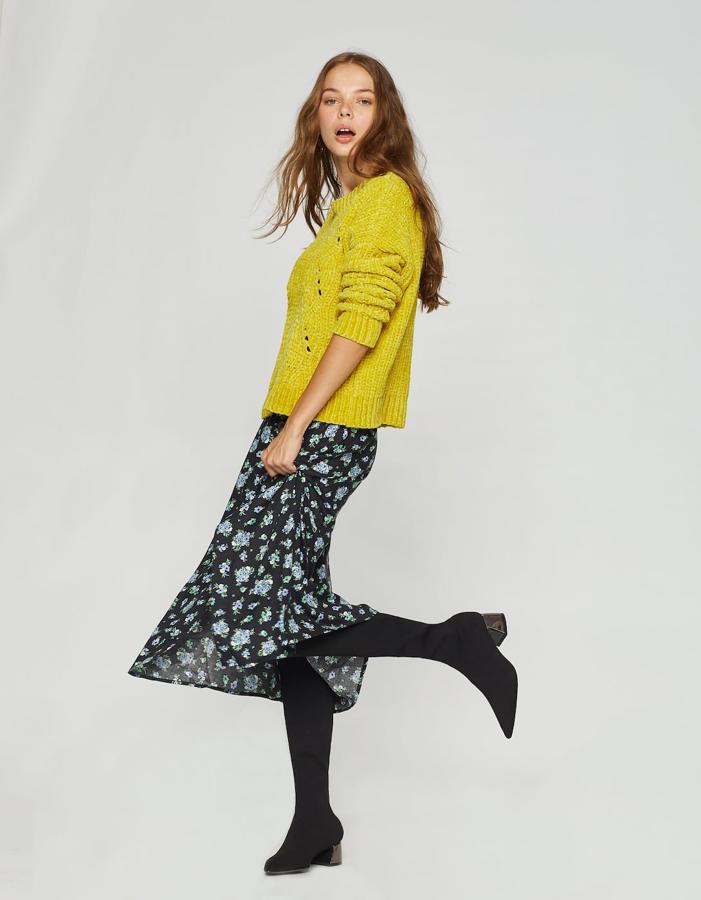 Un diseño también altísimo, pero con un punto más de sofisticación gracias a ese tacón metalizado (49,99 euros).