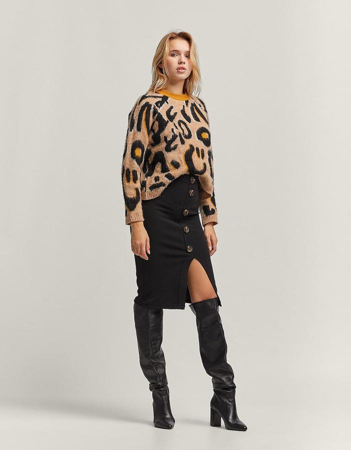 La más hippy de la selección, con un diseño ancho para que haga arrugas al caer, perfecta con faldas y pantalones ceñidos (79,99 euros).